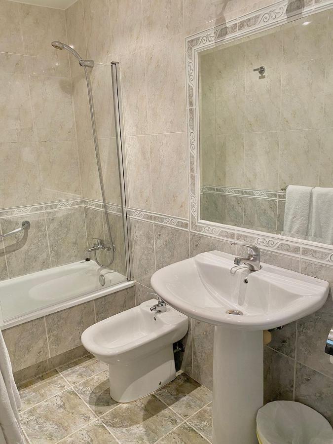 Pension Residencia Fornos Сантьяго-де-Компостела Екстер'єр фото